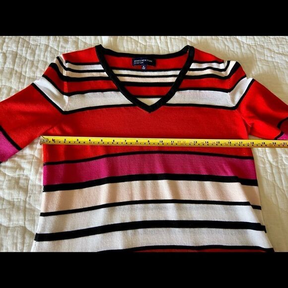 Jones New York Signature Women Red/Black/Cream/Pink Pullover Sweater Sz Med. - Picture 3 of 5